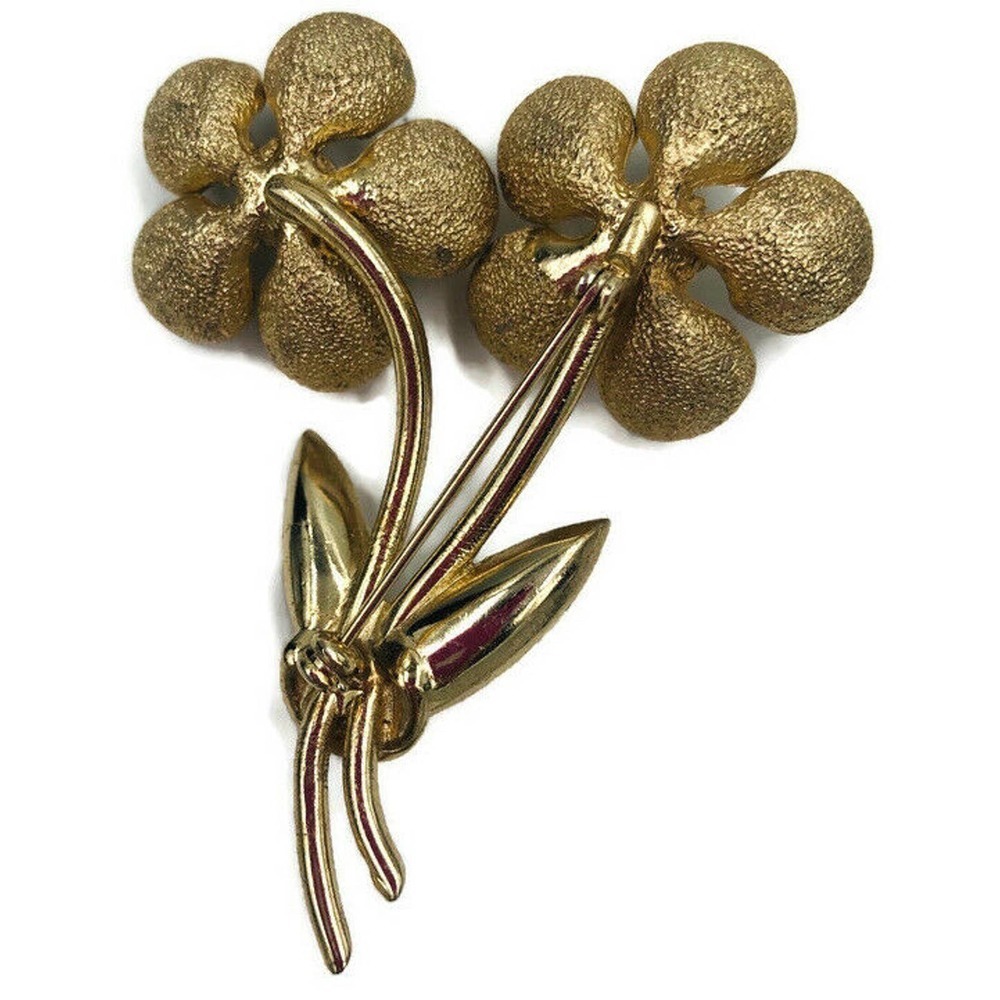 Bergere Flower Brooch Pin & Clip On Earrings Set - Picture 12 of 12